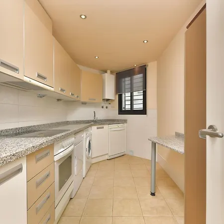 Lateral View By Interhome